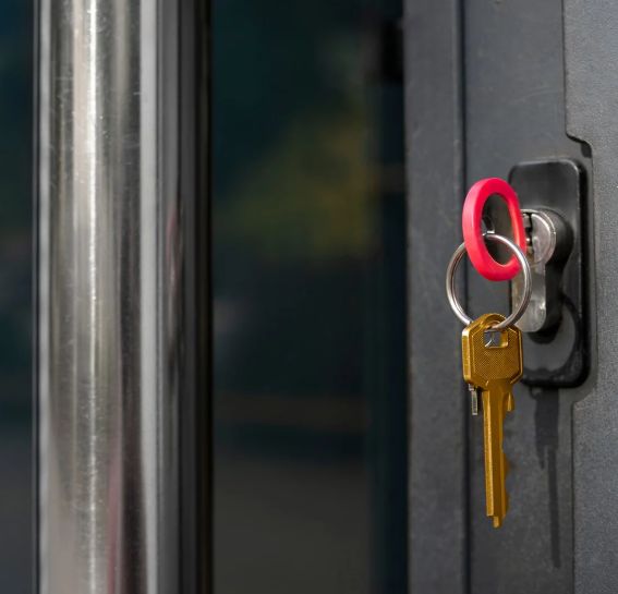 Commercial locksmith